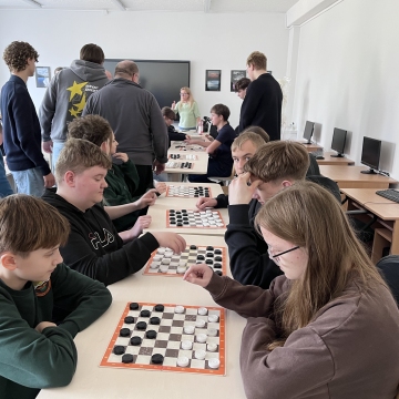 Kovo 18 d. Marijampolės Petro Armino progimnazijoje vyko Lietuvos mokyklų žaidynių mažųjų mokyklų tarpmokyklinės šaškių varžybos