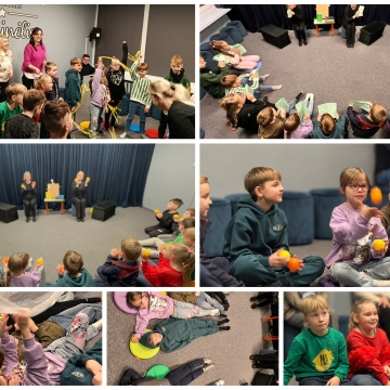 Kovo 13 d.  1–2 klasių mokiniai lankėsi Marijampolės Multicentro edukacijoje „Kokios spalvos bučkis?“. Tai buvo kūrybiška ir jausminga kelionė į emocijų pasaulį. ⚪️????????????????⚫️
