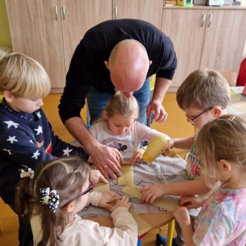 Gruodžio 12 d. priešmokyklinukai dalyvavo edukacijoje ,,Bitės ir jų gyvenimas.