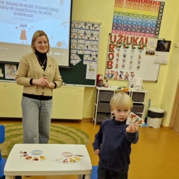 Gruodžio 12 d. PUG ugdytiniai kartu su visuomenės sveikatos specialiste Oksana diskutavo apie sveiką mitybą