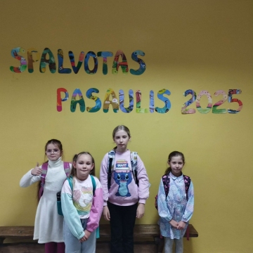 Gruodžio 3 d. 1- 4 klasių moksleivės dalyvavo piešinių konkurse ,,Spalvotas pasaulis, kuris vyko Marijampolės savivaldybės Petro Armino progimnazijoje. 