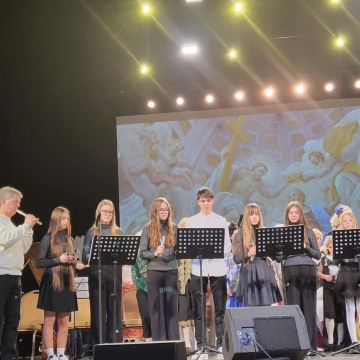 Mūsų progimnazijos ansamblis didžiojoje Marijampolės kultūros centro scenoje!