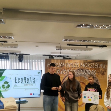 Progimnazijos 8 klasės mokinių komanda dalyvavo Moksleivių kūrybos centro organizuotame ekologinio švietimo mokinių konkurse - konferencijoje ,,EcoRalis“