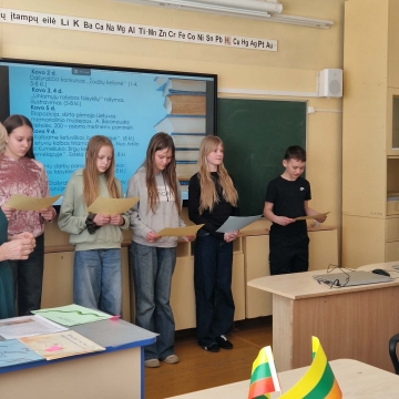 Saulėtą kovo 10-osios popietę visi susibūrė bendrai veiklai: užbaigti Lietuvių kalbos savaitę, prisiminti gimtosios šalies istoriją, pasidžiaugti, kad gyvename laisvoje Lietuvoje.